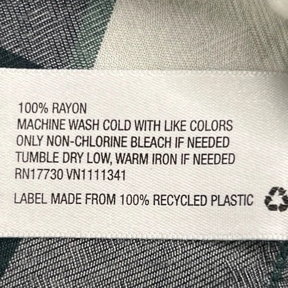 WOMEN’S - Merona Plaid Flannel Button Up Shirt - XL - Picture 9 of 10